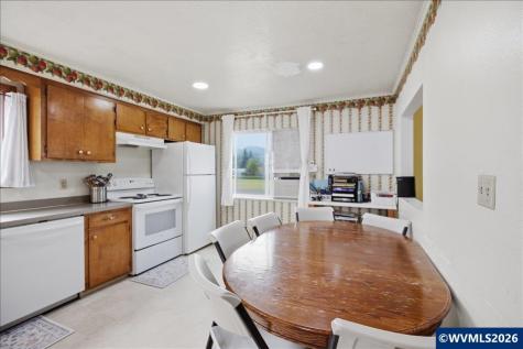 123 N Santiam Highway Gates OR 97346-9336