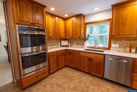1640 NE Holly Oak Place Corvallis OR 97330