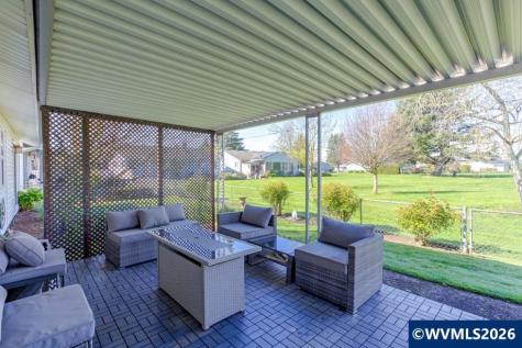 575 N Cascade Drive Woodburn OR 97071