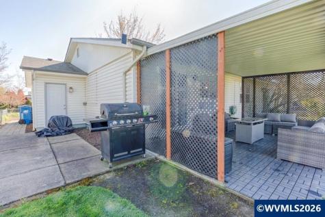 575 N Cascade Drive Woodburn OR 97071