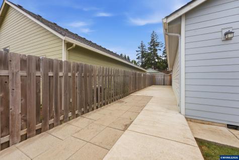 2755 Mia Court SE Salem OR 97306