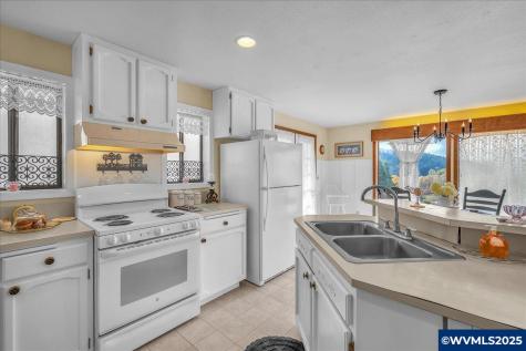 24312 Cardwell Hill Drive Philomath OR 97370-9739