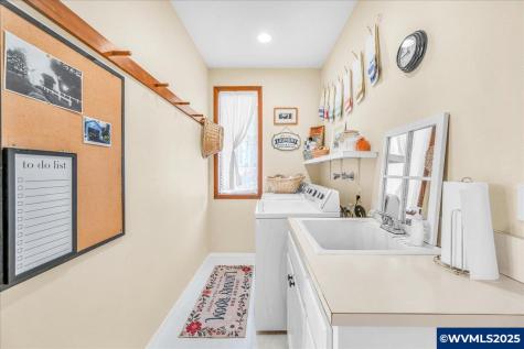 24312 Cardwell Hill Drive Philomath OR 97370-9739