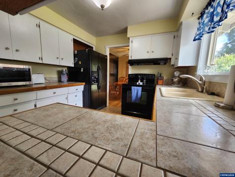 810 Ivy Way NE Keizer OR 97303