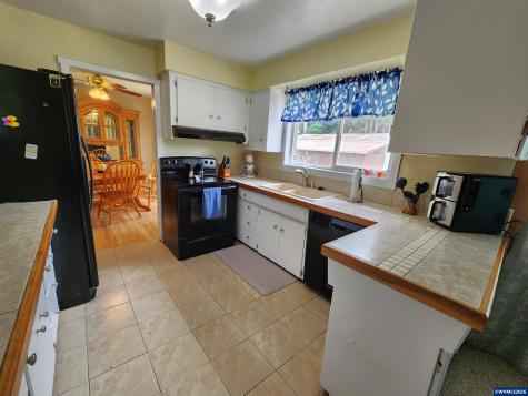 810 Ivy Way NE Keizer OR 97303