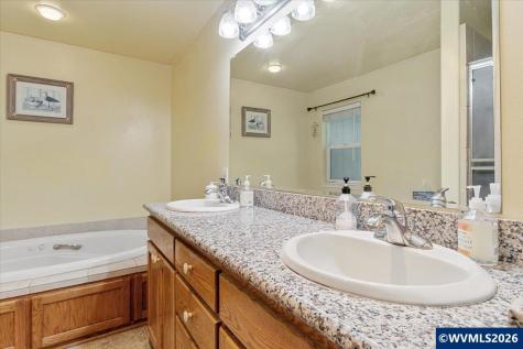 5624 Treehouse Road Monmouth OR 97361