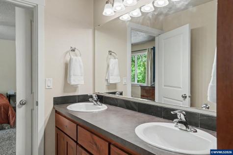 2631 Natures View Court NW Salem OR 97304