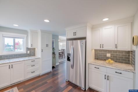 208 NW Lewisburg Avenue Corvallis OR 97330