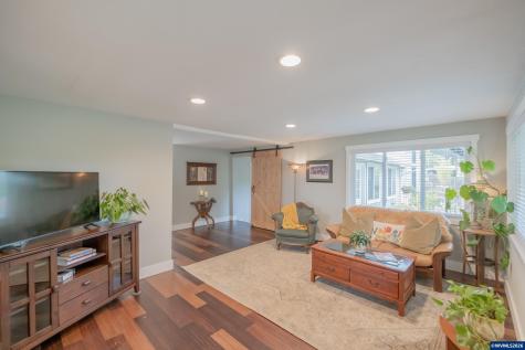 208 NW Lewisburg Avenue Corvallis OR 97330