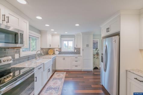 208 NW Lewisburg Avenue Corvallis OR 97330