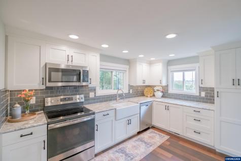 208 NW Lewisburg Avenue Corvallis OR 97330