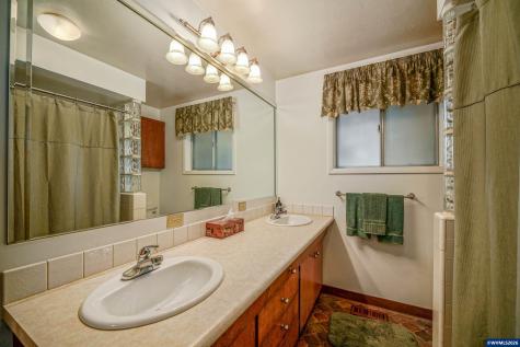 478 Welcome Court SE Salem OR 97302