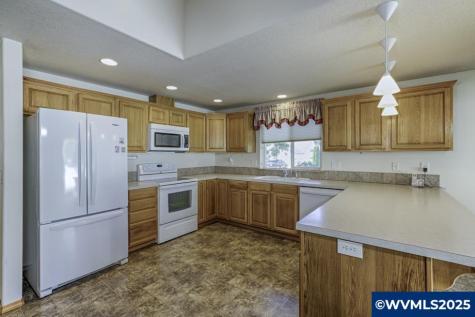 1451 Ryan Drive Silverton OR 97381