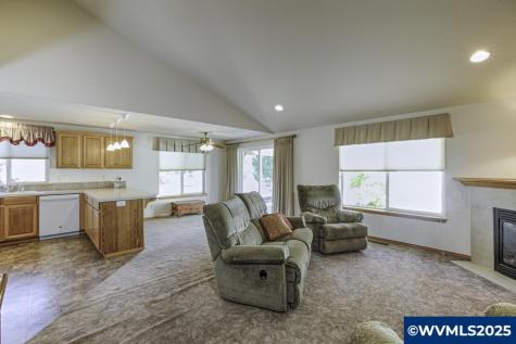 1451 Ryan Drive Silverton OR 97381