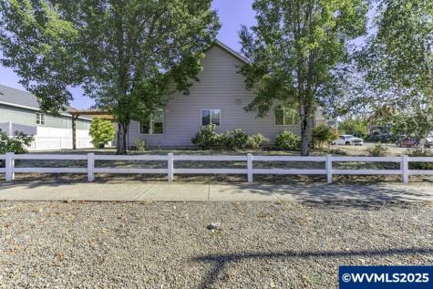 1451 Ryan Drive Silverton OR 97381