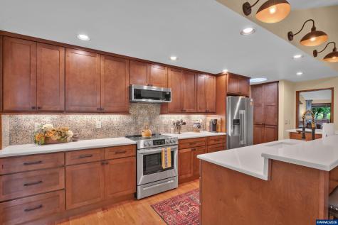 1660 Cinnamon Hill Drive SE Salem OR 97306