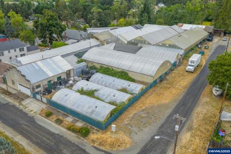 55 Q Street Cottage Grove OR 97424