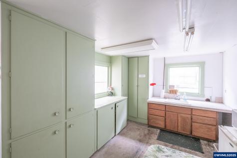 55 Q Street Cottage Grove OR 97424