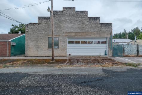 55 Q Street Cottage Grove OR 97424