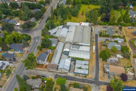 55 Q Street Cottage Grove OR 97424