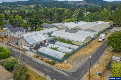 55 Q Street Cottage Grove OR 97424