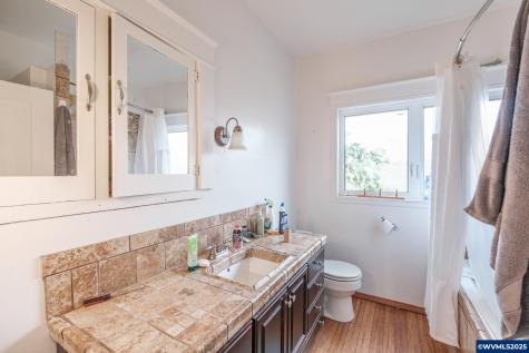 55 Q Street Cottage Grove OR 97424