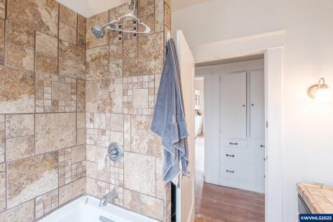 55 Q Street Cottage Grove OR 97424