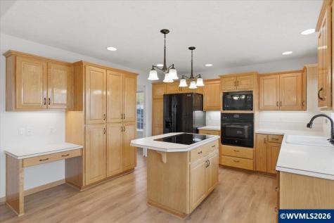 738 Roosevelt Street NW Salem OR 97304
