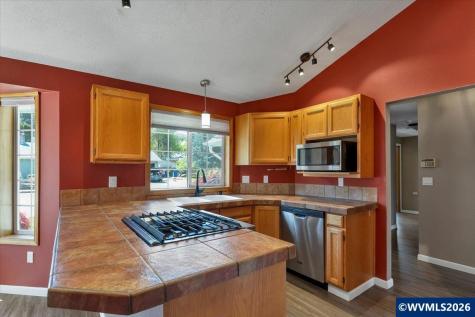 2537 Hoo Doo Drive NW Salem OR 97304