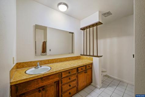 3457 Champlain Court NW Salem OR 97304