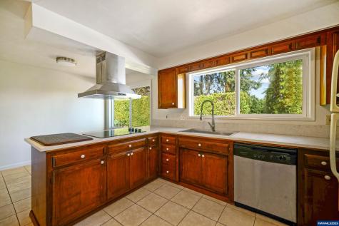 3457 Champlain Court NW Salem OR 97304