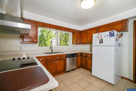 3457 Champlain Court NW Salem OR 97304