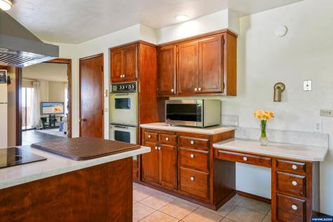 3457 Champlain Court NW Salem OR 97304