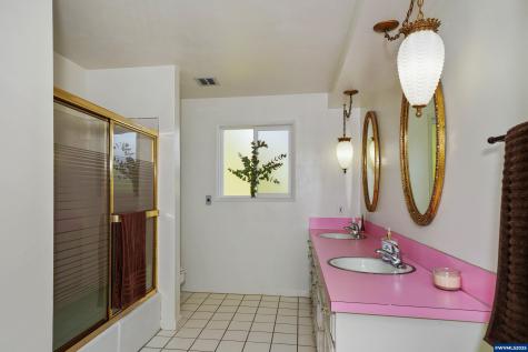 3457 Champlain Court NW Salem OR 97304