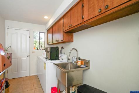 3457 Champlain Court NW Salem OR 97304
