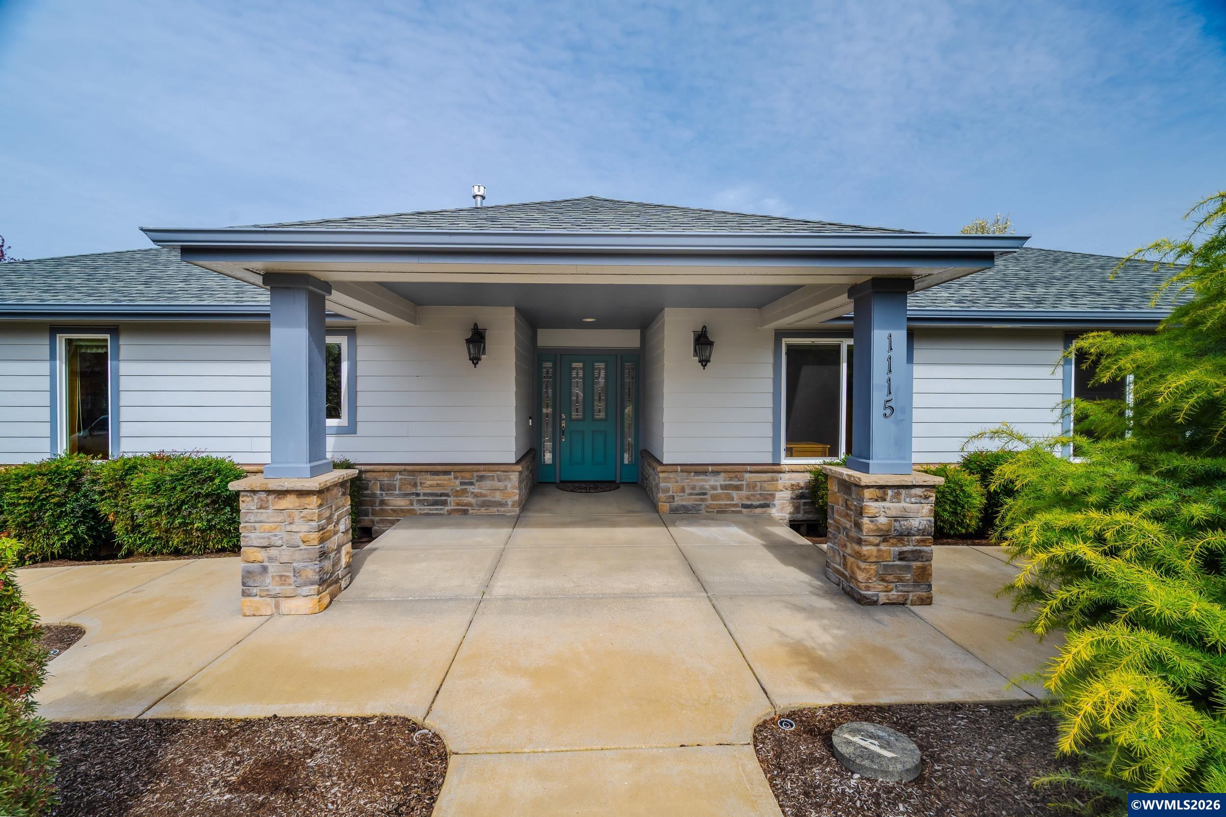 1115 Skookum Drive Silverton OR 97381