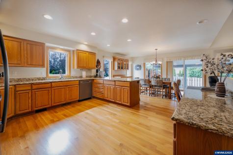 1115 Skookum Drive Silverton OR 97381