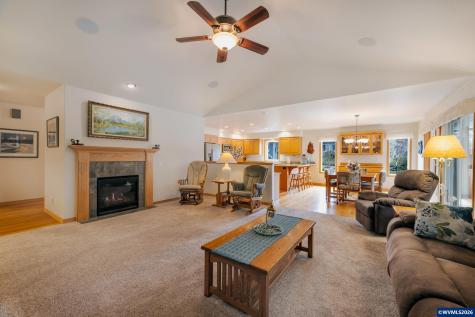1115 Skookum Drive Silverton OR 97381