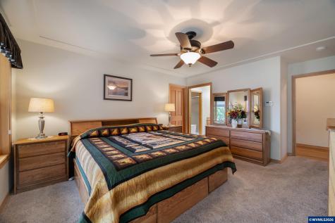 1115 Skookum Drive Silverton OR 97381