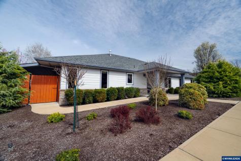 1115 Skookum Drive Silverton OR 97381