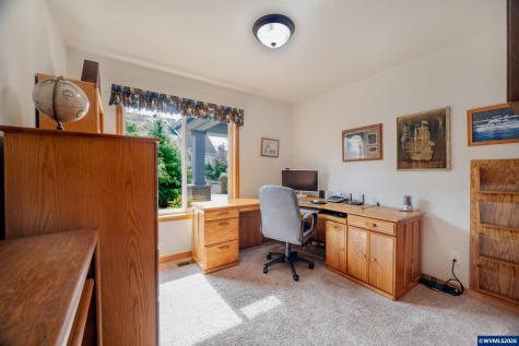 1115 Skookum Drive Silverton OR 97381