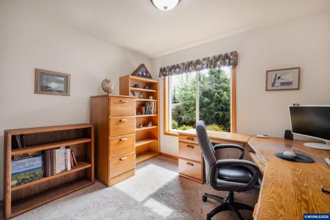 1115 Skookum Drive Silverton OR 97381