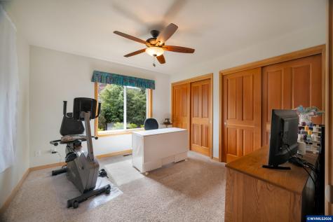 1115 Skookum Drive Silverton OR 97381