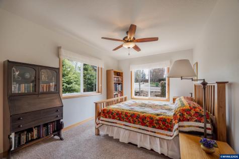 1115 Skookum Drive Silverton OR 97381