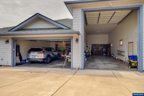 1115 Skookum Drive Silverton OR 97381