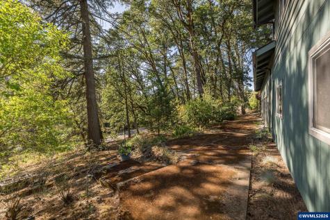 1520 Laurel Heights Drive NW Albany OR 97321
