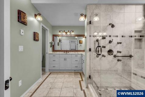 1918 Spicetree Lane SE Salem OR 97306