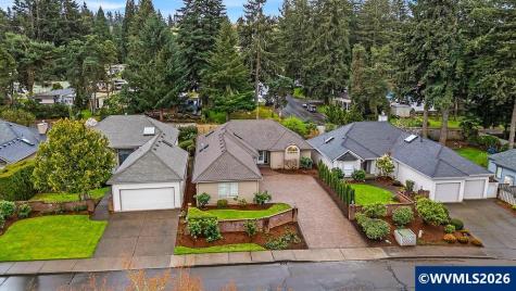 1918 Spicetree Lane SE Salem OR 97306
