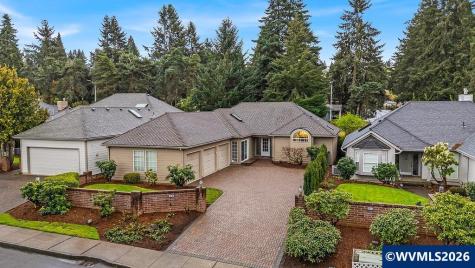 1918 Spicetree Lane SE Salem OR 97306