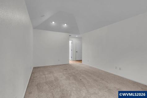 1918 Spicetree Lane SE Salem OR 97306